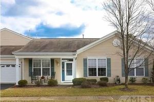 41 GREYLAWN DR, LAKEWOOD, NJ