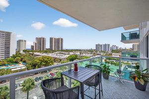 3233 NE 34TH ST APT 814, FORT LAUDERDALE, FL