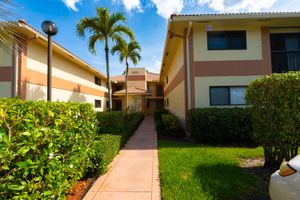 15234 LAKES OF DELRAY BLVD 250, DELRAY BEACH, FL