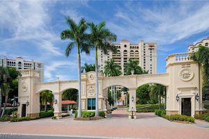 6585 NICHOLAS BLVD APT 303, NAPLES, FL