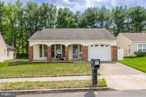 176 BUCKINGHAM DR, SOUTHAMPTON, NJ