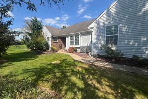 16 CANTERBURY DR, MONROE, NJ