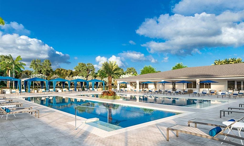 Outdoor Pool & Cabanas