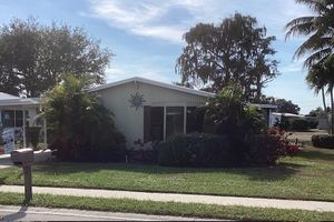 611 CHARLEMAGNE BLVD, NAPLES, FL