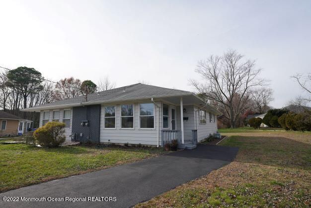 image of property at 2037 Yorktowne Boulevard