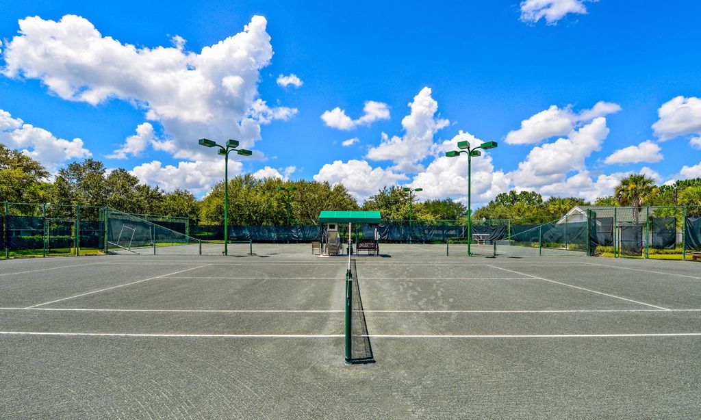 4 Tennis Courts