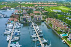 5540 N HARBOR VILLAGE DR APT 103, VERO BEACH, FL