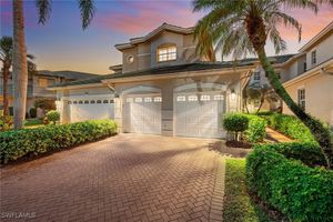 566 VINTAGE RESERVE LN # 21A, NAPLES, FL