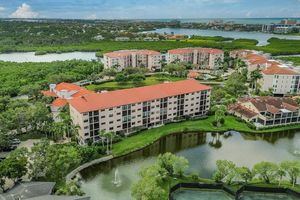 5408 EAGLES POINT CIR APT 102, SARASOTA, FL