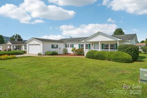 617 PAISLEY CT, HENDERSONVILLE, NC