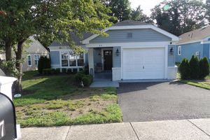 77 BUCKINGHAM DR, SOUTHAMPTON, NJ