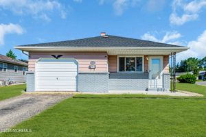 37 ORANJESTAD ST, TOMS RIVER, NJ