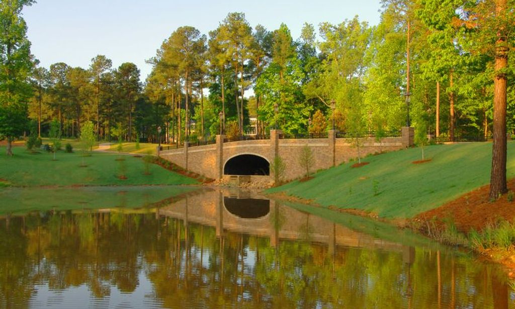 Scenic Ponds & Walking Trails