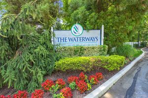 537 HIGHLAND CT, MORICHES, NY
