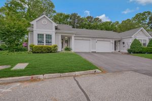 229 GLEN DR, RIDGE, NY