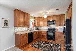 103 OAKWOOD PL APT 4, HENDERSONVILLE, NC