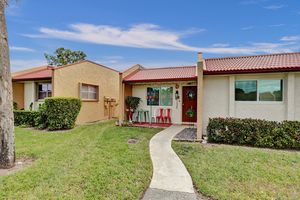 138 LAKE BARBARA DR, WEST PALM BEACH, FL