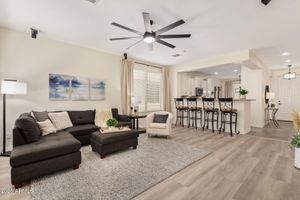 697 W TWIN PEAKS PKWY, SAN TAN VALLEY, AZ