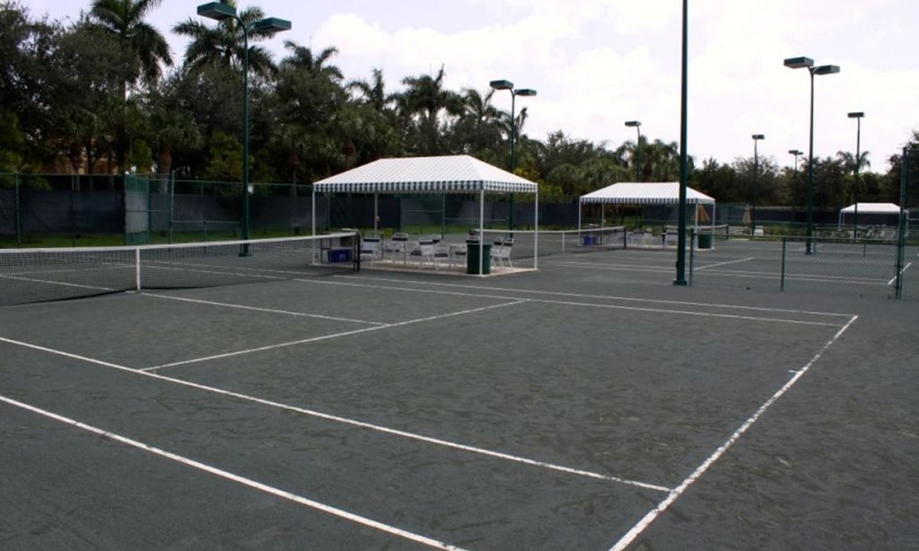 6 Lighted Har-Tru Tennis Courts