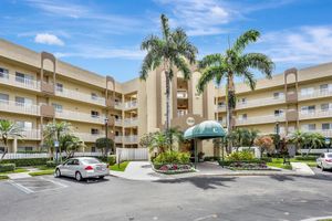 7635 SOUTHAMPTON TER 117, TAMARAC, FL
