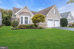 8 BARBADOS CT, HAMILTON, NJ