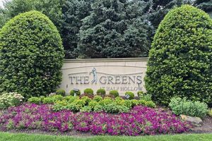 687 BALFOUR PL, MELVILLE, NY