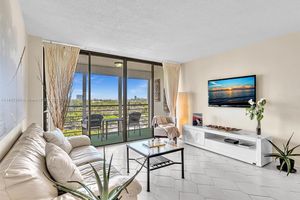 20400 W COUNTRY CLUB DR APT 817, AVENTURA, FL