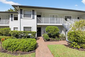 10 SOUTHPORT LN E, BOYNTON BEACH, FL