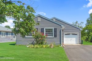 214 HARRINGTON DR, TOMS RIVER, NJ