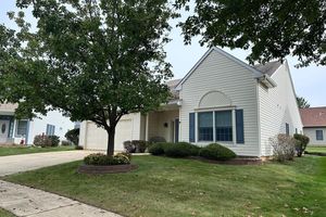 11 COVERED BRIDGE CIR, COLUMBUS, NJ