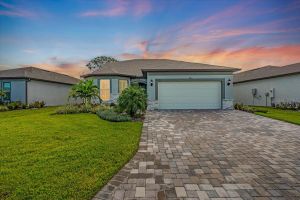 9225 BARRIER COAST TRL, PARRISH, FL
