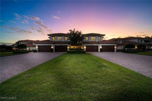 7781 HAWTHORNE DR UNIT 3204, NAPLES, FL