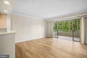 19350 MAGNOLIA GROVE SQ UNIT 303, LEESBURG, VA