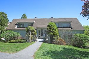 225 S DURKEE HL E, SOUTHBURY, CT