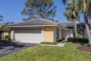 229 SOUTHAMPTON DR 290, VENICE, FL