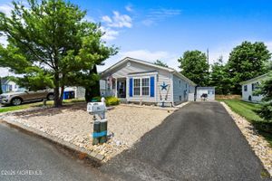 36 FORT LEE DR, MANAHAWKIN, NJ