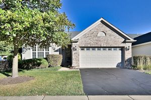 2832 BEACON POINT CIR, ELGIN, IL