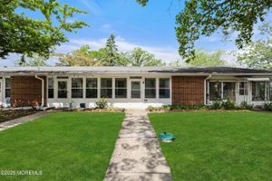 102 EDINBOROUGH LN E, LAKEWOOD, NJ
