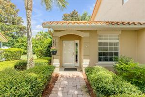 5466 COMPASS PT # 101, OXFORD, FL