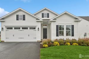 8 MOUNT DR, PLAINSBORO, NJ