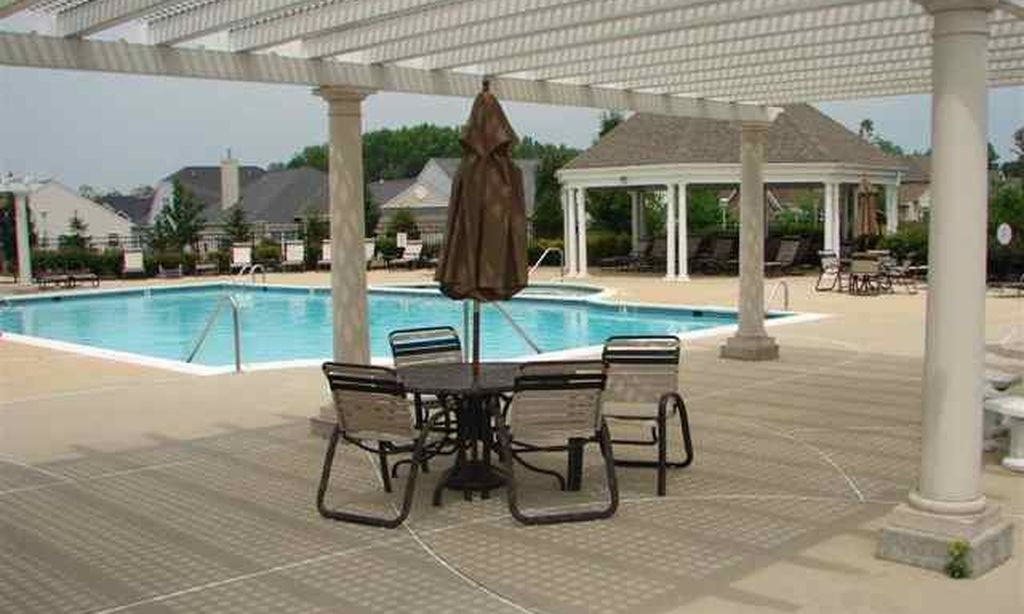 Outdoor Pool & Patio