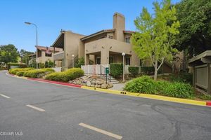 245 OAKLEAF DR APT 102, THOUSAND OAKS, CA