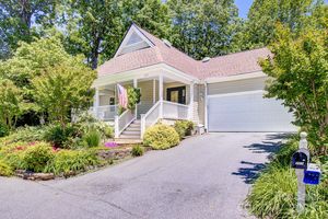 305 E HIGH POINT LN, HENDERSONVILLE, NC