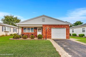 12 BURGESS CT, TOMS RIVER, NJ