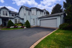 679 BALFOUR PL, MELVILLE, NY