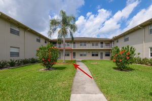8 LAKE VISTA TRL 103, PORT SAINT LUCIE, FL
