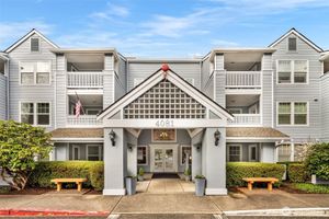 4081 224TH LN SE APT 214, ISSAQUAH, WA