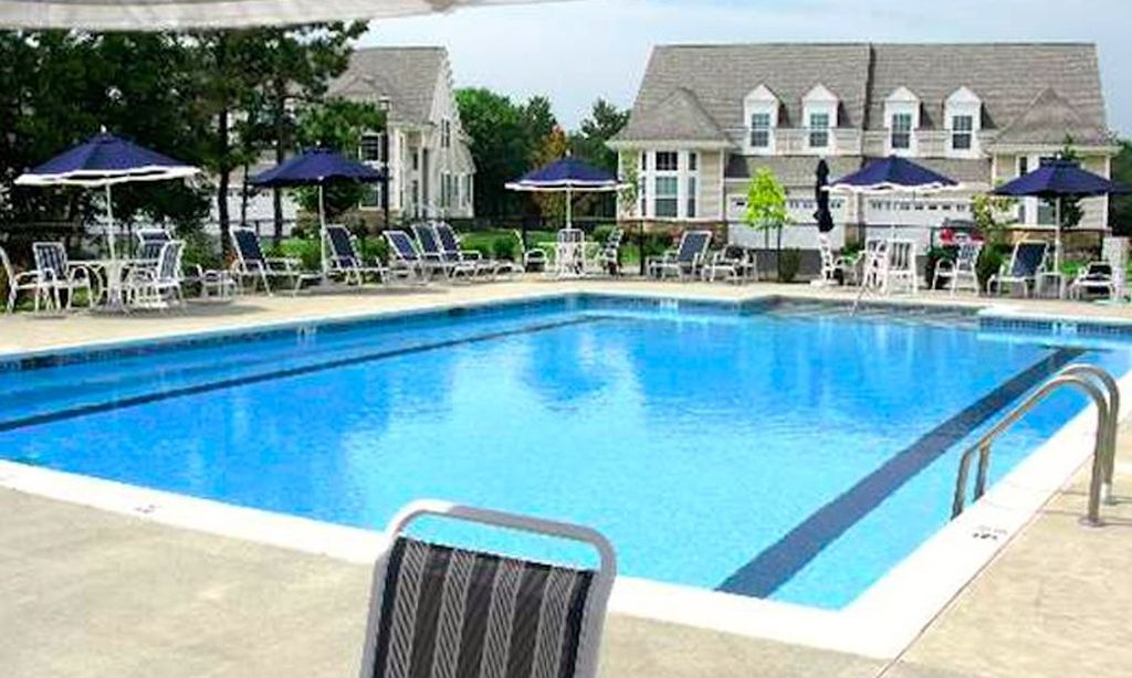 Outdoor Pool & Patio