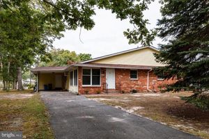 18 CRANBERRY RD, MANAHAWKIN, NJ