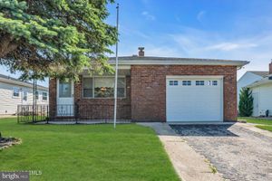 214 BONAIRE DR, TOMS RIVER, NJ